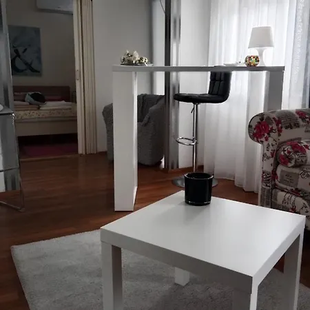 51 Apartment *